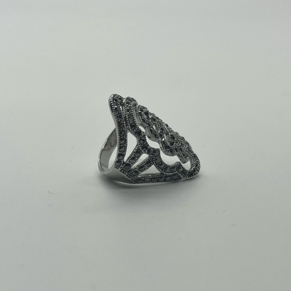 Women’s Statement Ring - Picture 4 of 8